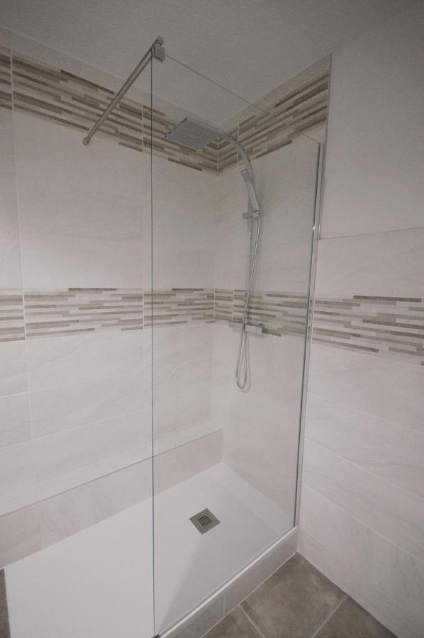 Joli Appartement Au Coeur D'Oyonnax Exteriör bild